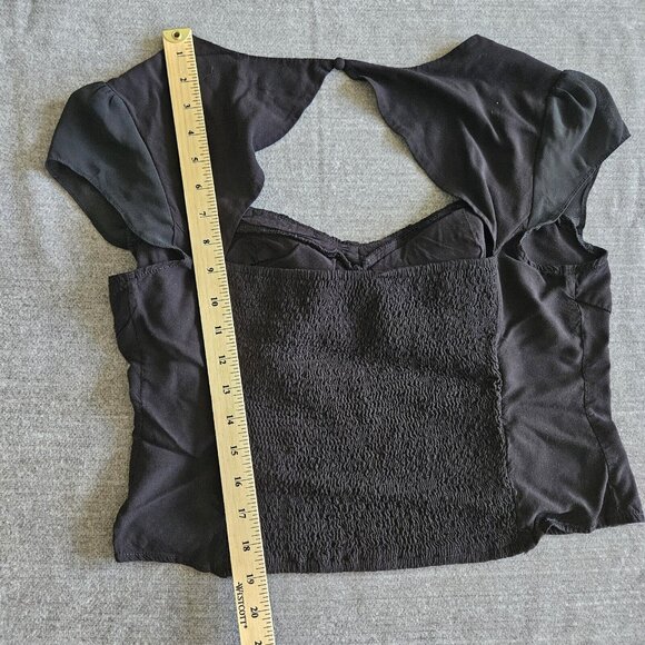 Chic Black Women's Top - Picture 4 of 14